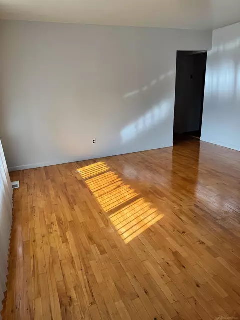 28724 Sutherland, Warren, MI 48088 photo 5