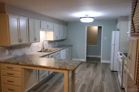 1443 E Brks, Midland, MI 48640 photo 9