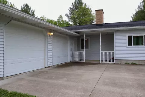 1443 E Brks, Midland, MI 48640 photo 4