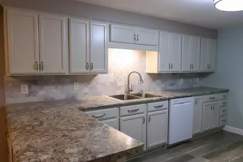 1443 E Brks, Midland, MI 48640 photo 10