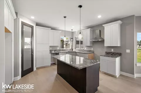 Kitchen - 24165 Tullymore, Macomb, MI 48042 photo 1 of 4