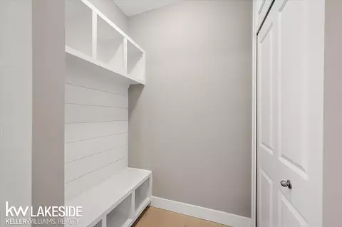Entry Way - 24165 Tullymore, Macomb, MI 48042 photo 5 of 6