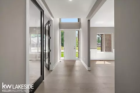 Entry Way - 24165 Tullymore, Macomb, MI 48042 photo 2 of 6