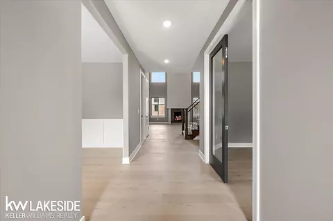 Entry Way - 24165 Tullymore, Macomb, MI 48042 photo 4 of 6