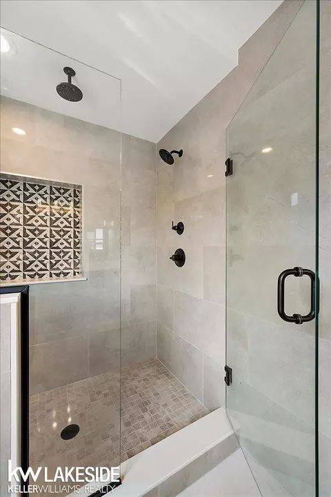 Bath - 24165 Tullymore, Macomb, MI 48042 photo 8 of 21