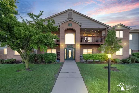 15795 Lakeside #7, Southgate, MI 48195