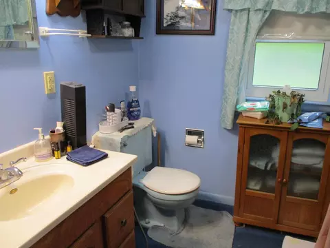 Bath - 312 Leland, Flushing, MI 48433 photo 1 of 1