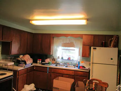 Kitchen - 312 Leland, Flushing, MI 48433 photo 3 of 3