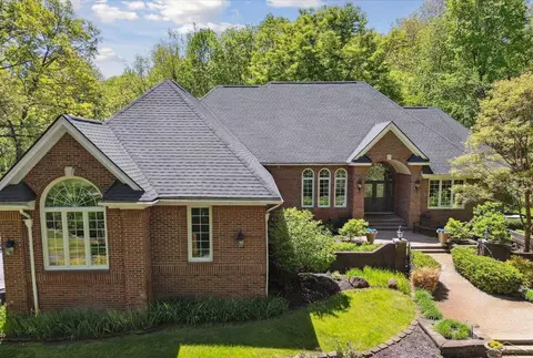 3283 Foxfire, Milford, MI 48380