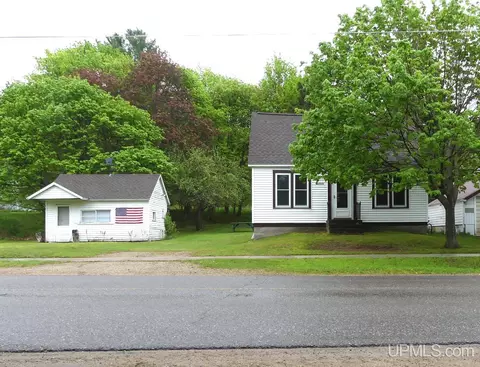 22019 Everett, Grand Marais, MI 49839