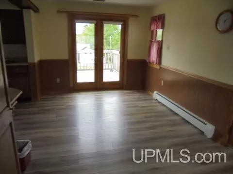 Dining - 602 W 5th, Rockland, MI 49960 photo 1 of 1
