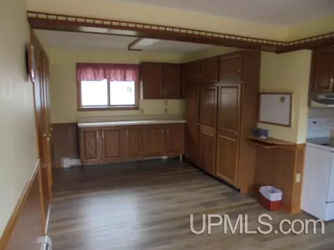 Kitchen - 602 W 5th, Rockland, MI 49960 photo 4 of 4