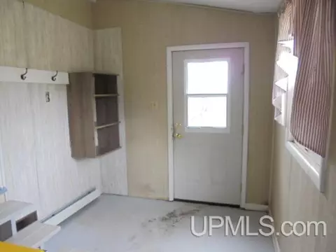 Exterior - 602 W 5th, Rockland, MI 49960 photo 6 of 7
