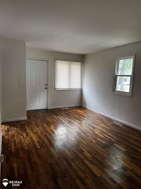 1234 Huron, Flint, MI 48507 photo 2