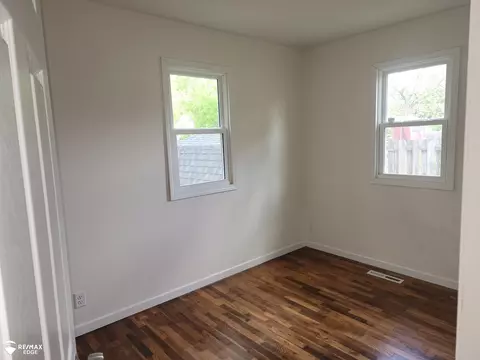 1234 Huron, Flint, MI 48507 photo 7