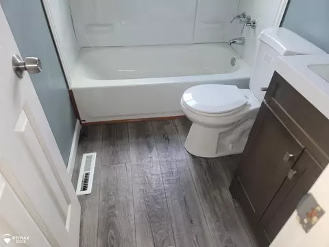 1234 Huron, Flint, MI 48507 photo 6