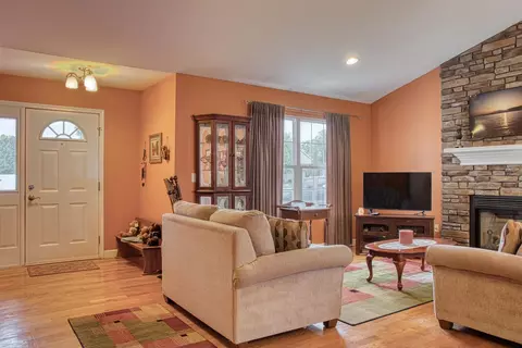 1180 Juniper, Owosso, MI 48867 photo 2