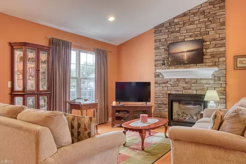 1180 Juniper, Owosso, MI 48867 photo 3