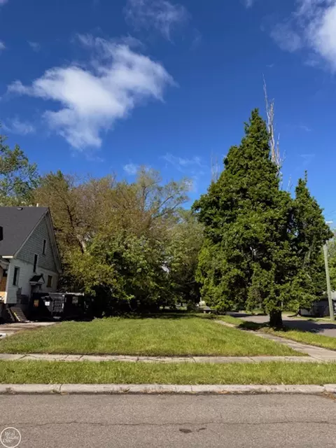 395 Chalmers, Detroit, MI 48215