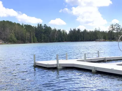 353 S Johnson Lk, Gwinn, MI 49841