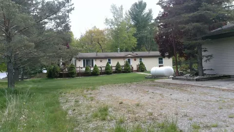 Exterior - 4158 Scott, Gladwin, MI 48624 photo 7 of 15