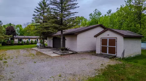 Exterior - 4158 Scott, Gladwin, MI 48624 photo 11 of 15