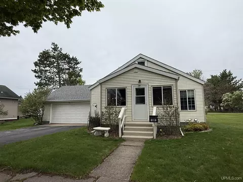 224 Hooper, Kingsford, MI 49802