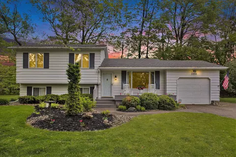 2210 Inglewood, Owosso, MI 48867