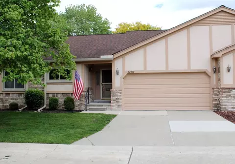 42370 E Willow Tree, Clinton Township, MI 48038