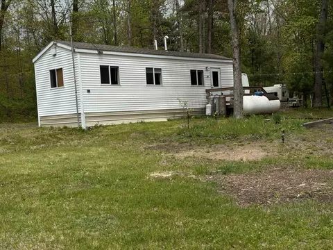 1220 Peasley, Harrison, MI 48625