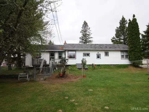 50 Baltic, South Range, MI 49963