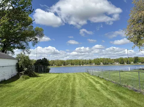 2684 Lakeshore, Gladwin, MI 48624 photo 4