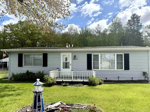 2684 Lakeshore, Gladwin, MI 48624 photo 2