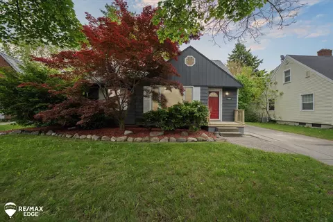 601 Greenfield, Flint, MI 48503