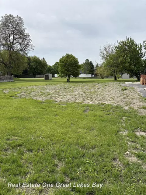 800 Borton, Essexville, MI 48732