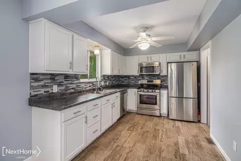 Kitchen - 6476 Mount Morris, Mount Morris, MI 48458 photo 2 of 3