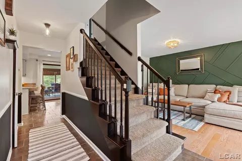 Entry Way - 431 Meadowbrook, Adrian, MI 49221 photo 1 of 1