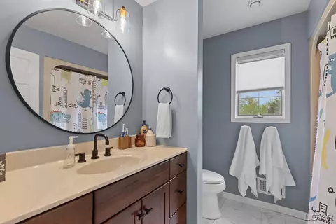 Bath - 431 Meadowbrook, Adrian, MI 49221 photo 2 of 3