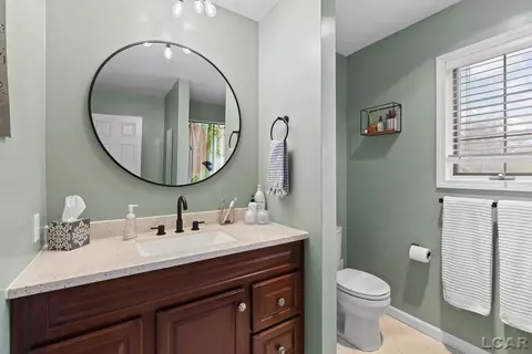 Bath - 431 Meadowbrook, Adrian, MI 49221 photo 3 of 3