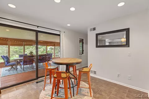 Dining - 431 Meadowbrook, Adrian, MI 49221 photo 2 of 6