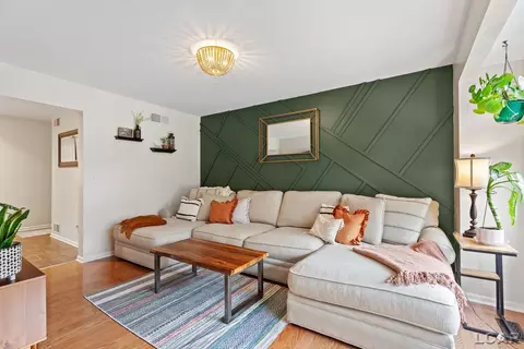 Living - 431 Meadowbrook, Adrian, MI 49221 photo 1 of 8