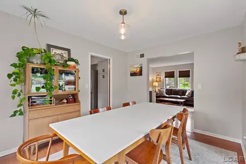 Dining - 431 Meadowbrook, Adrian, MI 49221 photo 5 of 6