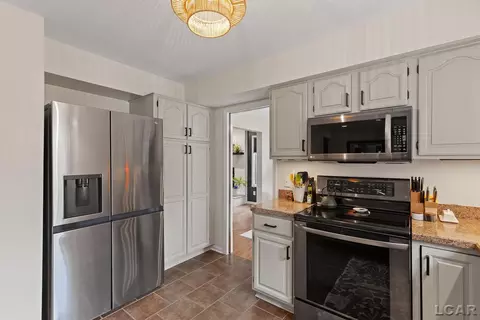 Kitchen - 431 Meadowbrook, Adrian, MI 49221 photo 7 of 7