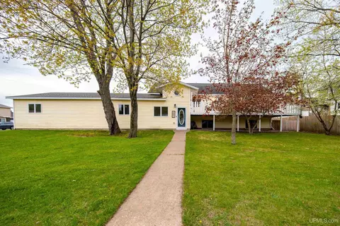 2091 Wilkinson, Marquette, MI 49855