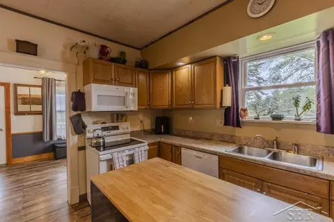 Kitchen - 491 E German, Munger, MI 48747 photo 2 of 3