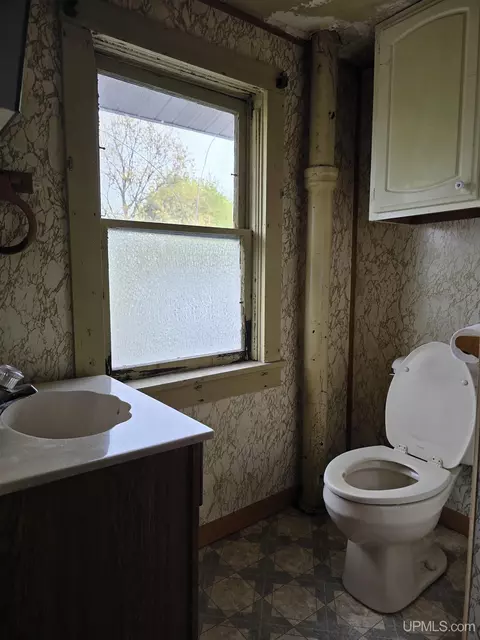Bath - 336 E Broad, L'anse, MI 49946 photo 3 of 3