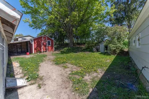 3722 E Onota, Chatham, MI 49816 photo 22
