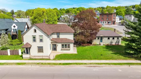 909 Quincy, Hancock, MI 49930