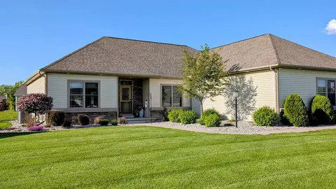 5266 Brook Holw, Bay City, MI 48706