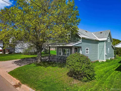 422 Washington, Ishpeming, MI 49849